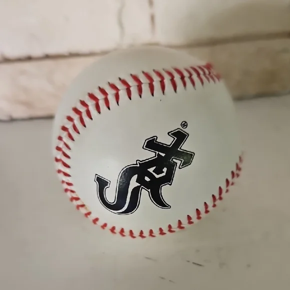 1996 Chicago White Sox Ball. - Picture 4 of 5